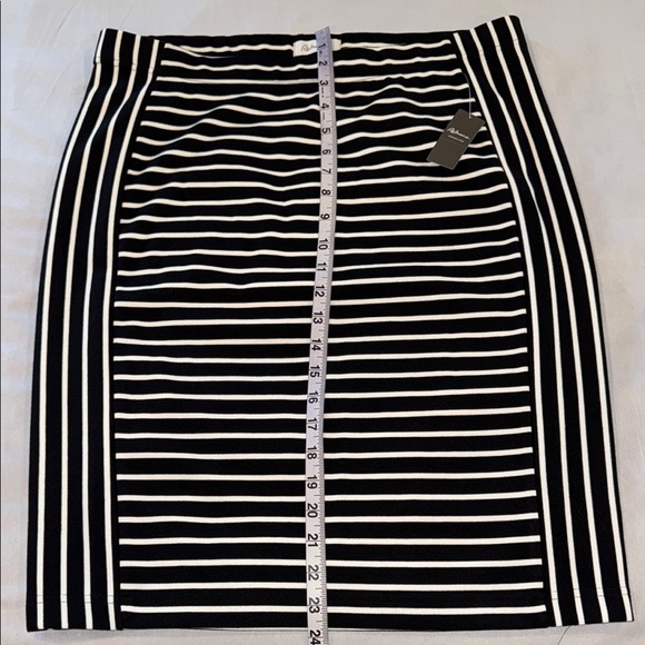 Reitmans Skirt Black White Pencil Knee-Length Casual Office Pull-on Women’s Sz L - Picture 5 of 8